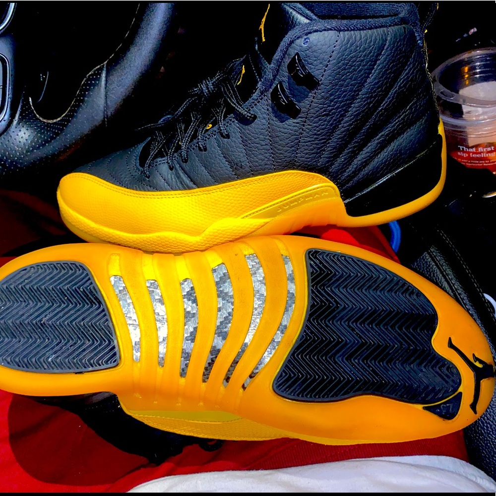 ❤️SOLD❤️AIR JORDAN 12 RETRO 🐝🐝